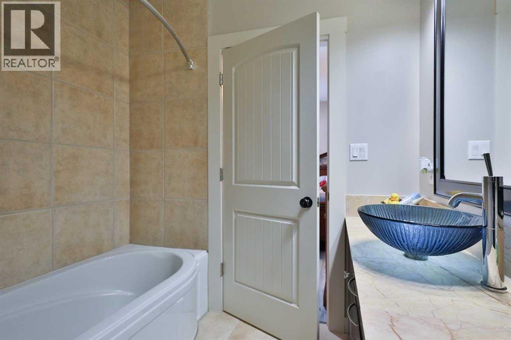 501 6 Avenue, Warner, AB - Indoor Photo Showing Bathroom