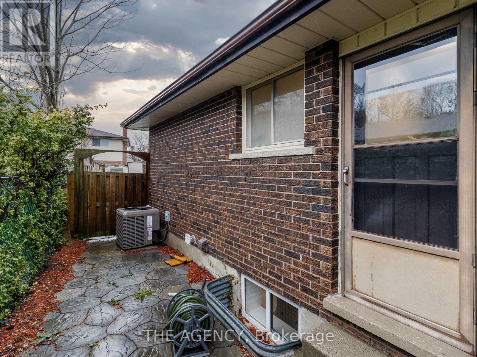 29 Culpepper Drive, Waterloo, ON - Outdoor With Exterior