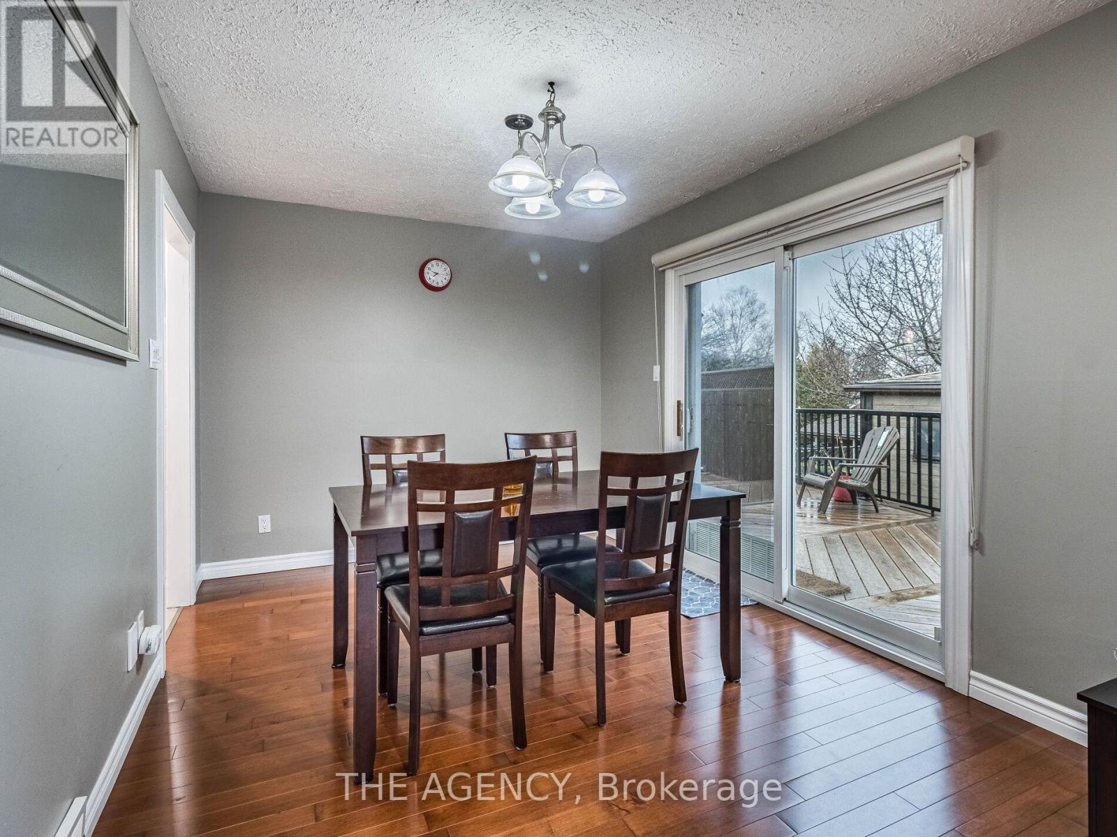 29 Culpepper Drive, Waterloo, ON - Indoor Photo Showing Dining Room