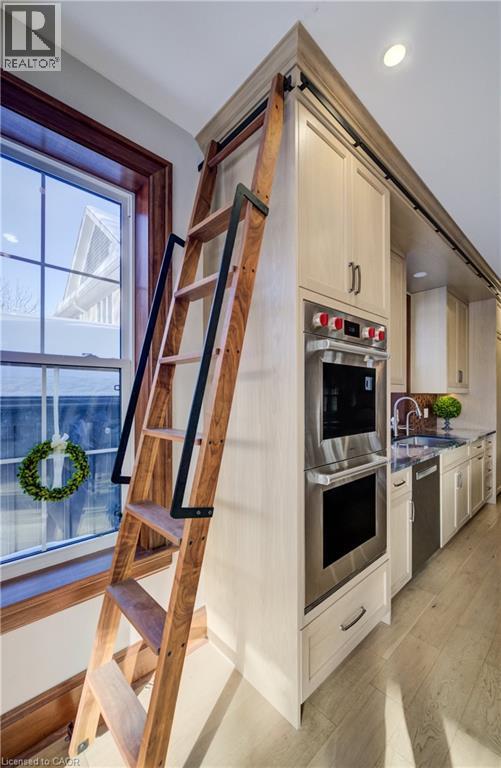 107 Earl Street, Kitchener, ON - Indoor Photo Showing Kitchen