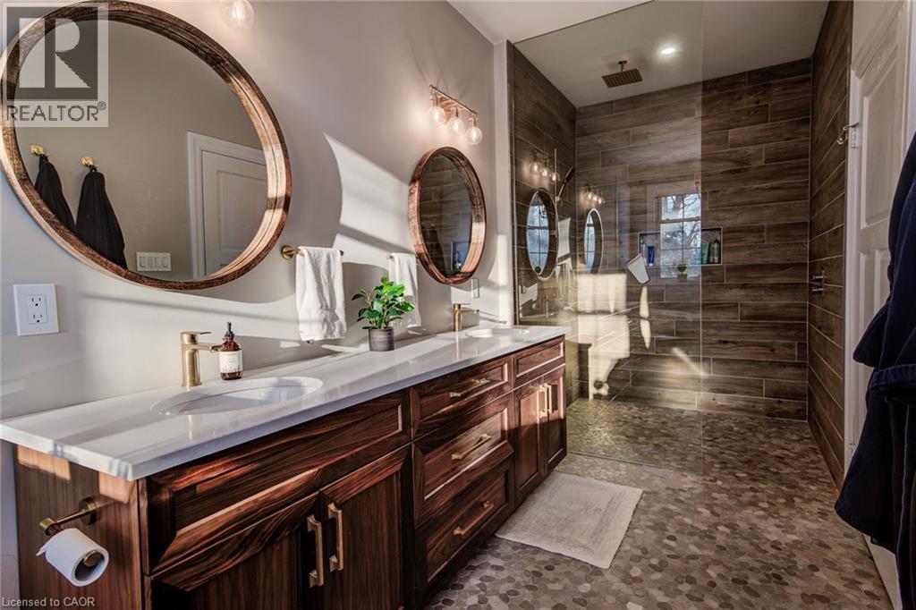 107 Earl Street, Kitchener, ON - Indoor Photo Showing Bathroom