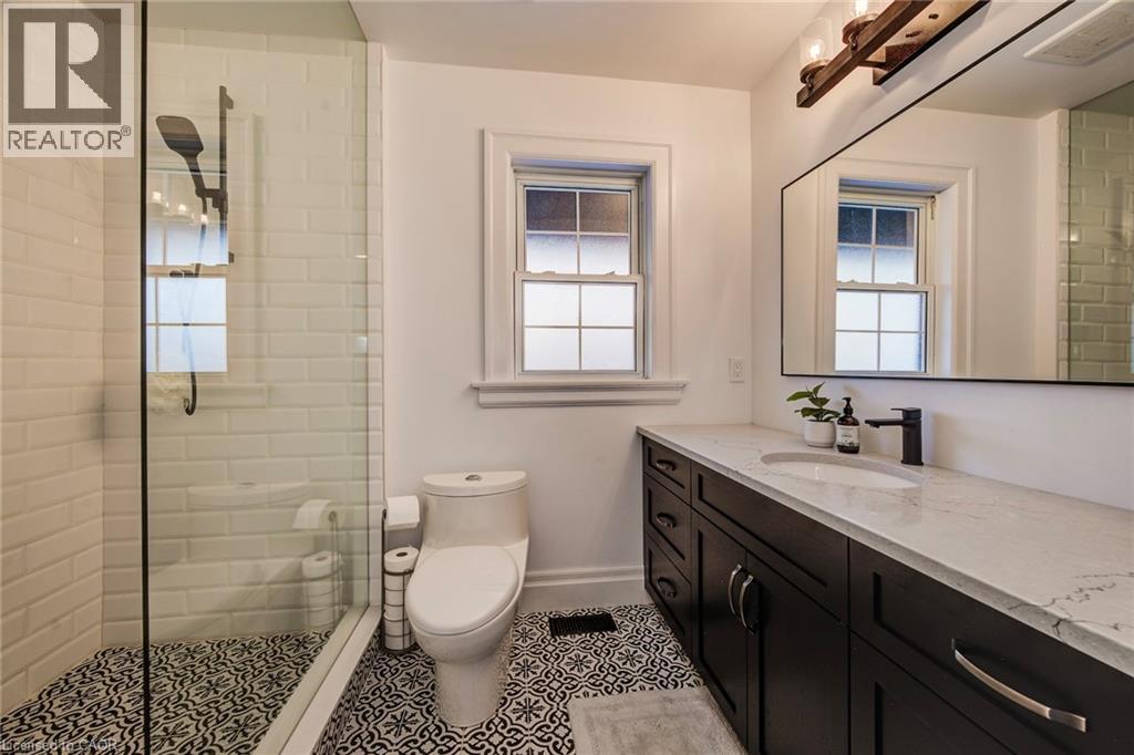 107 Earl Street, Kitchener, ON - Indoor Photo Showing Bathroom