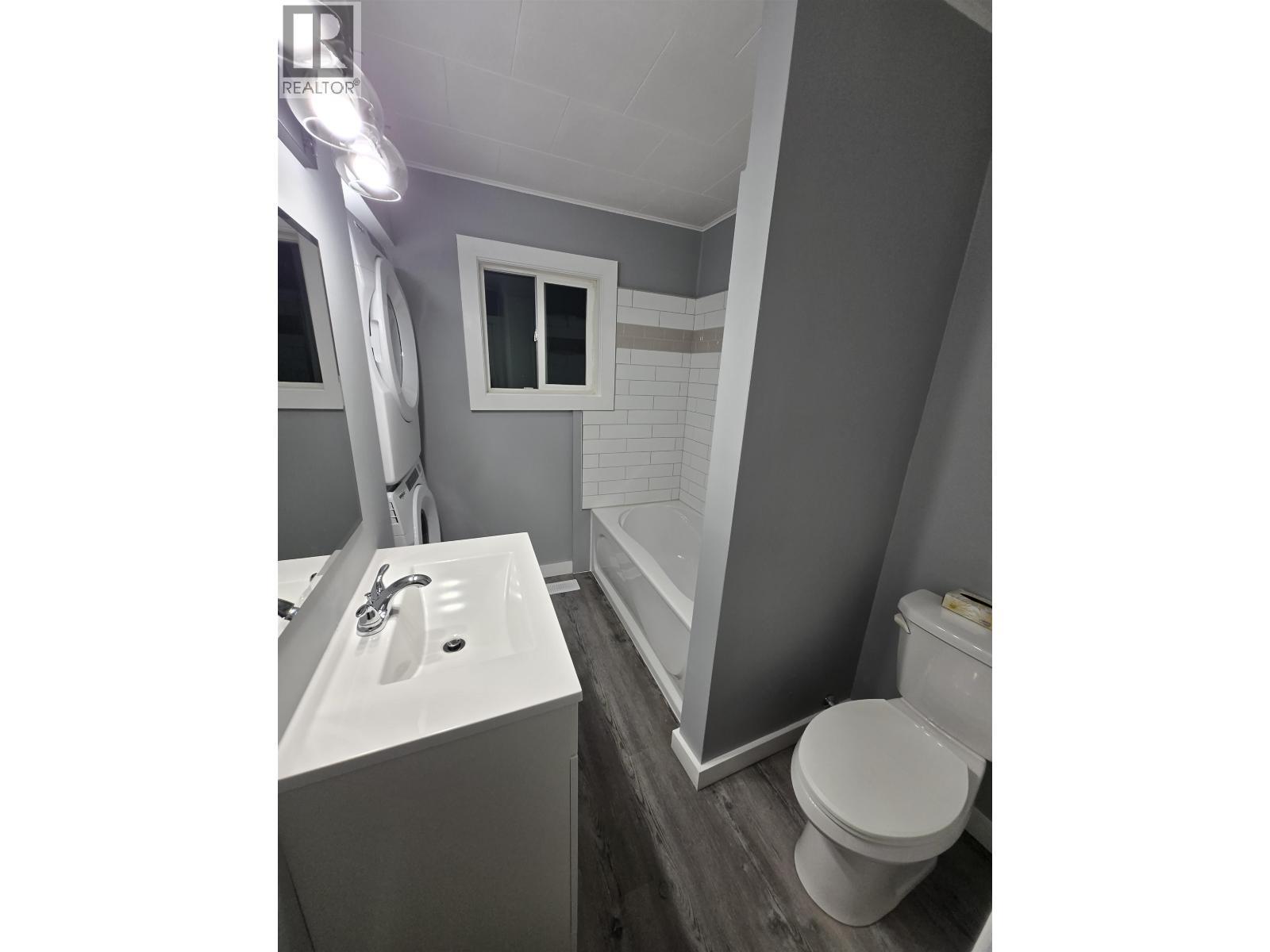 1847 Maple Drive, Quesnel, BC - Indoor Photo Showing Bathroom
