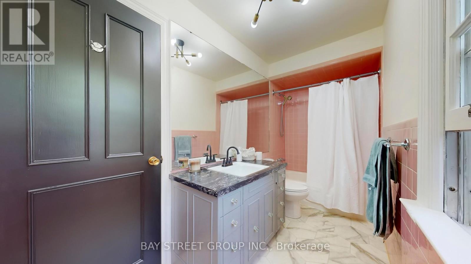 178 Breezy Pines Drive, Mississauga, ON - Indoor Photo Showing Bathroom
