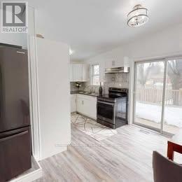 259 Ross Avenue, Kitchener, ON - Indoor Photo Showing Kitchen