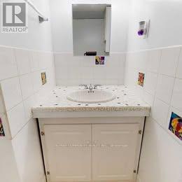 259 Ross Avenue, Kitchener, ON - Indoor Photo Showing Bathroom