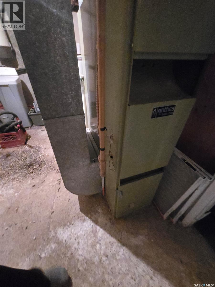 719 Main Street, Kipling, SK - Indoor