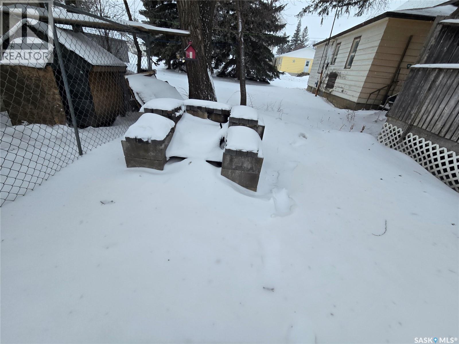 719 Main Street, Kipling, SK - Outdoor