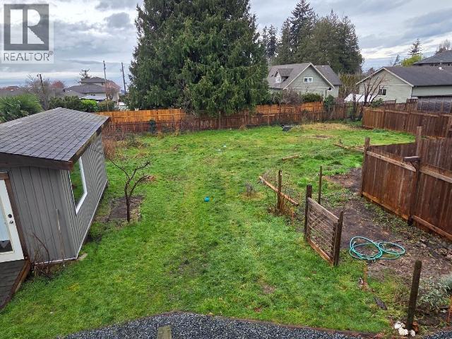 4219 Joyce Ave, Powell River, BC - Outdoor