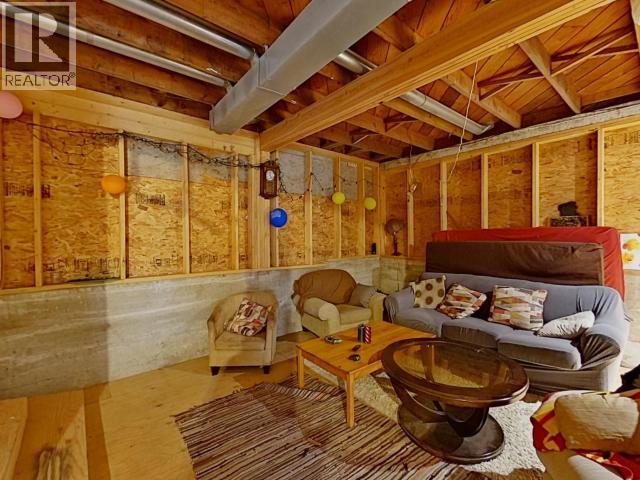 4219 Joyce Ave, Powell River, BC - Indoor