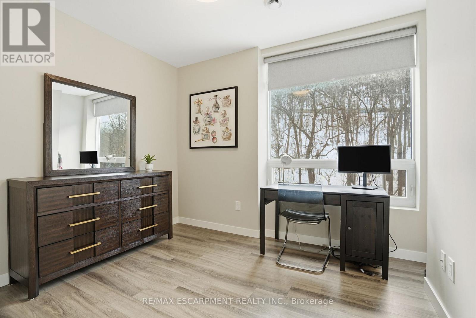 308 - 455 Charlton Avenue, Hamilton, ON - Indoor Photo Showing Office