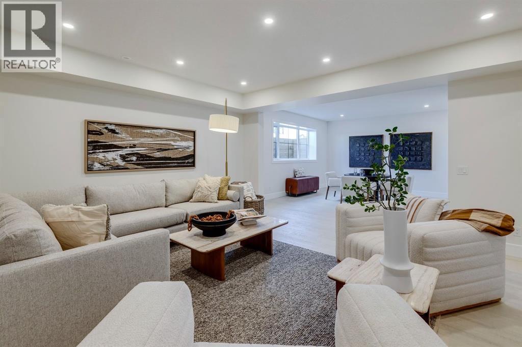 11 Normandy Lane Sw, Calgary, AB - Indoor Photo Showing Living Room