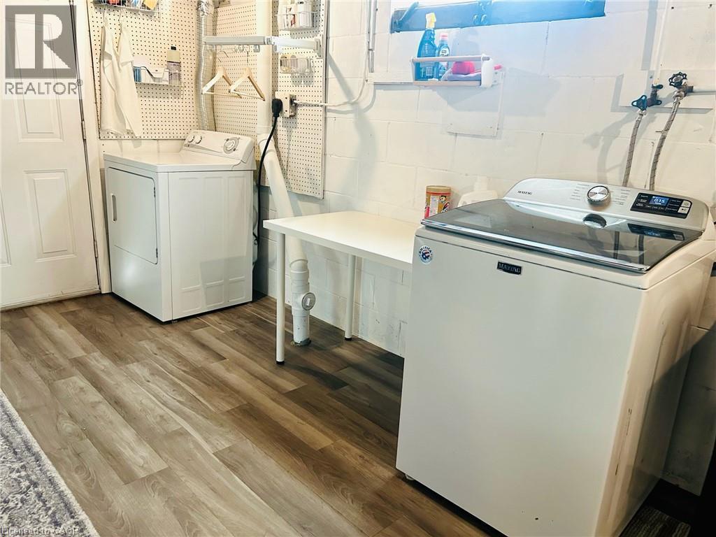 19 Wallace Place, Caledonia, ON - Indoor Photo Showing Laundry Room