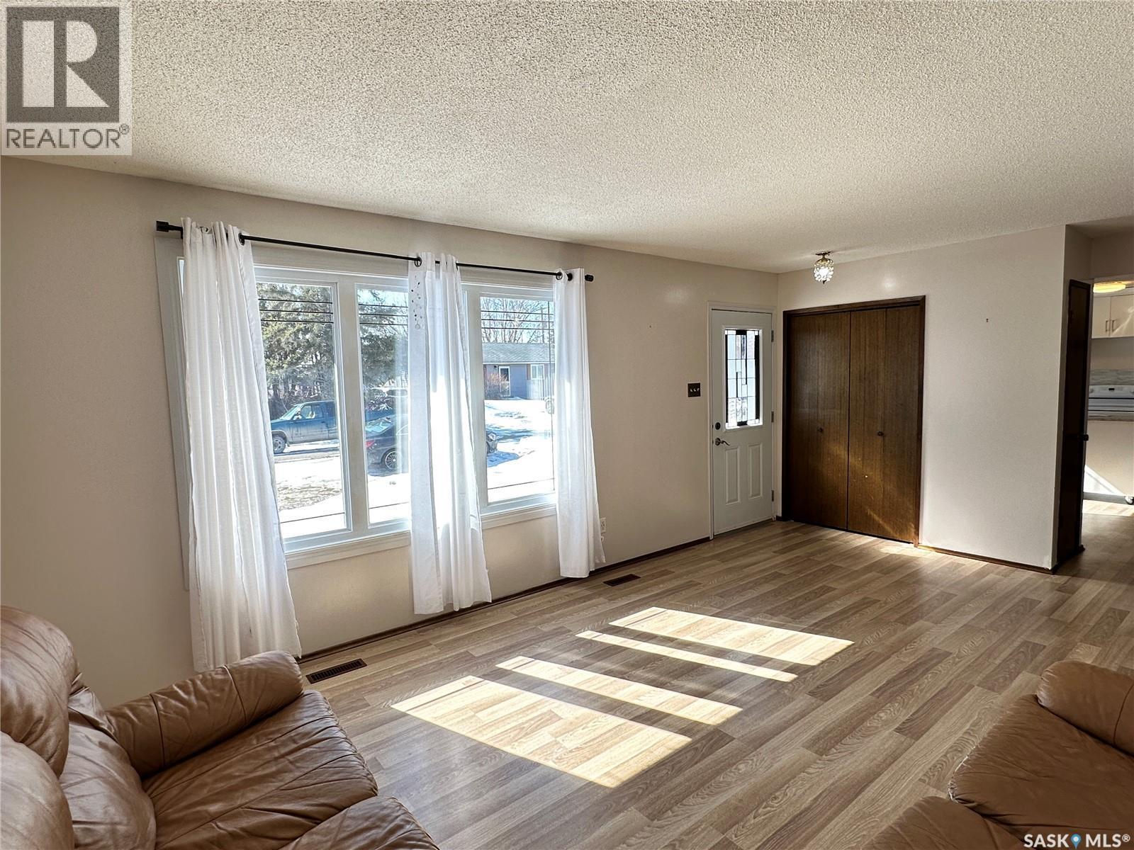 44 Campbell Place, Clavet, SK - Indoor