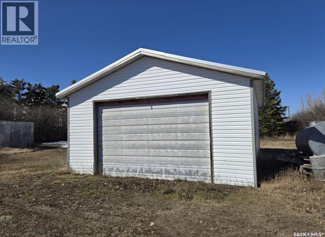 Highway 4 Storage Lot, Rosetown, SK