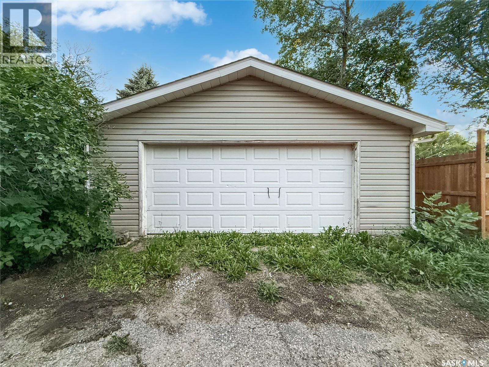 371 6Th Avenue Nw, Swift Current, SK - Outdoor