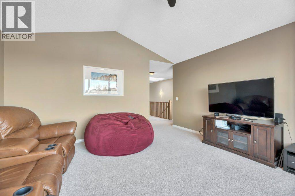 360 Parkmere Green, Chestermere, AB - Indoor Photo Showing Other Room