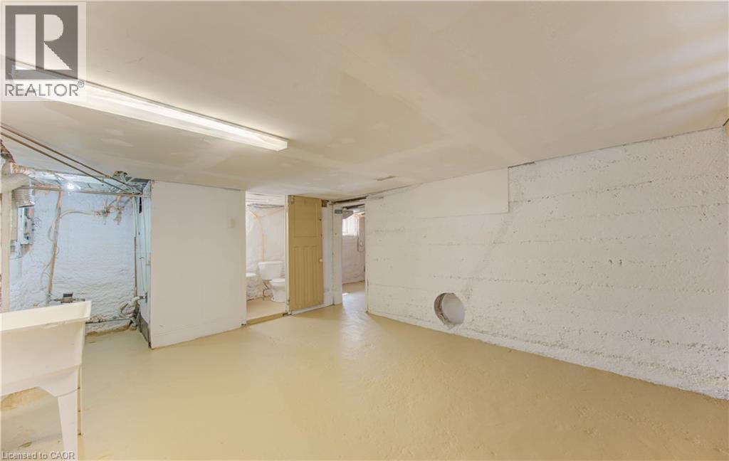 229 Lancaster Street E, Kitchener, ON - Indoor