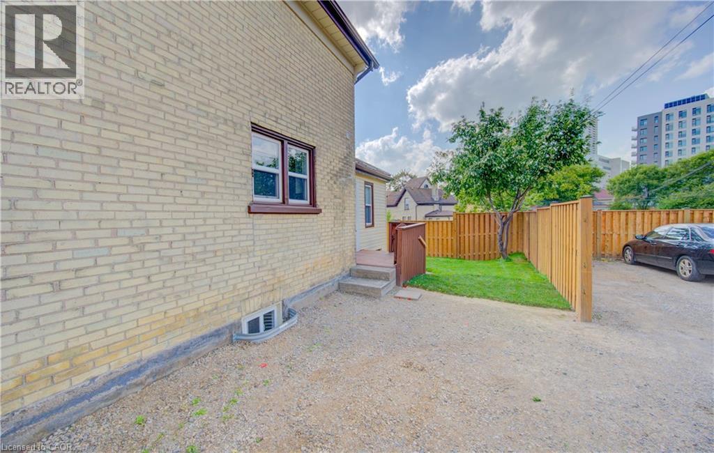 229 Lancaster Street E, Kitchener, ON - Outdoor With Exterior