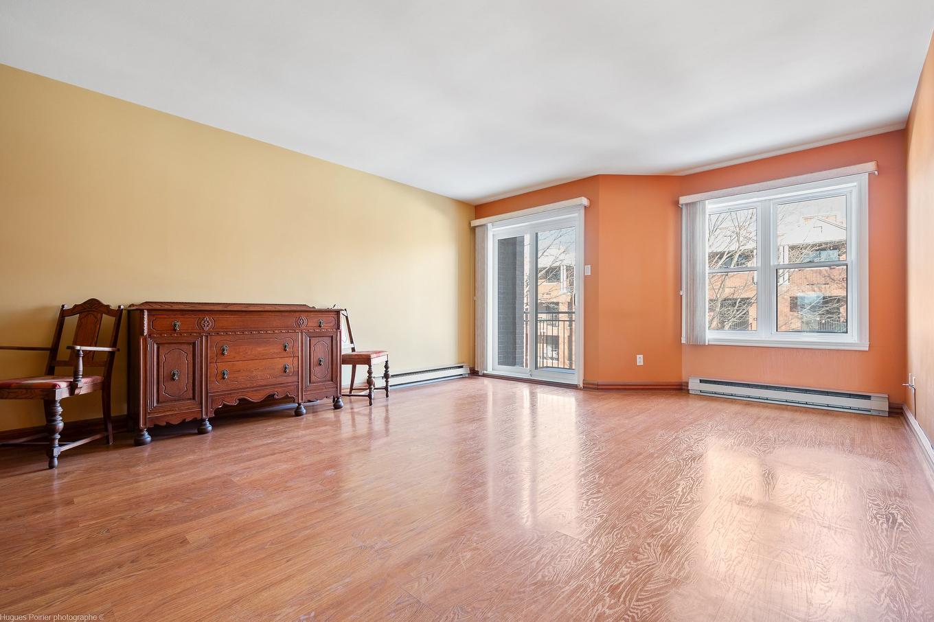 Salon - 304-4554 Rue Euclide-Brien, Montréal (Rosemont/La Petite-Patrie), QC - Indoor Photo Showing Other Room