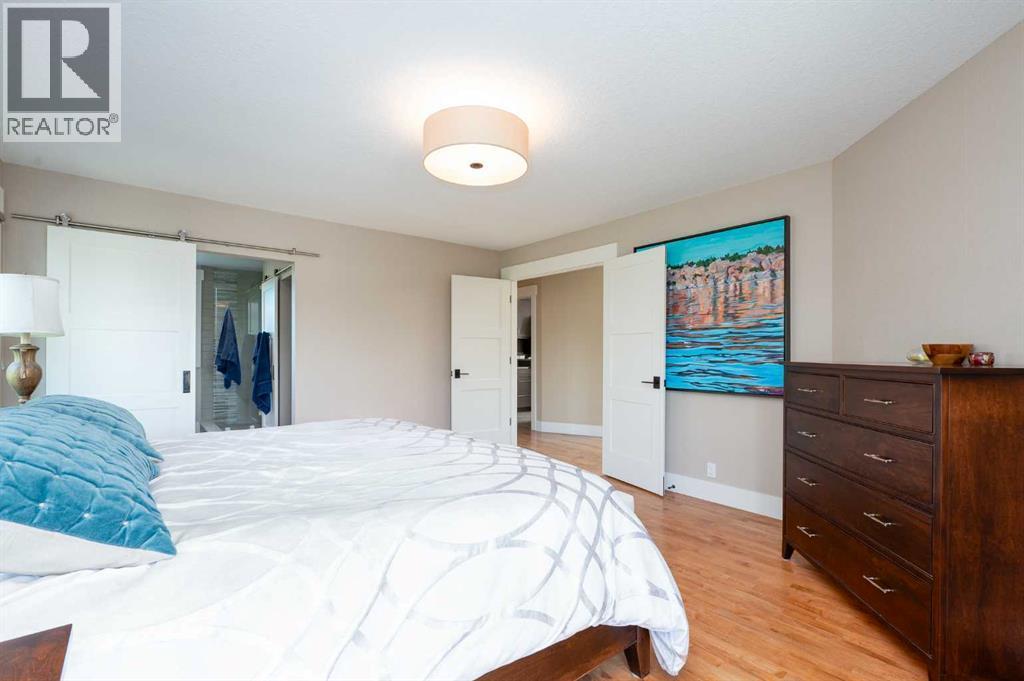 664 29 Avenue Nw, Calgary, AB - Indoor Photo Showing Bedroom