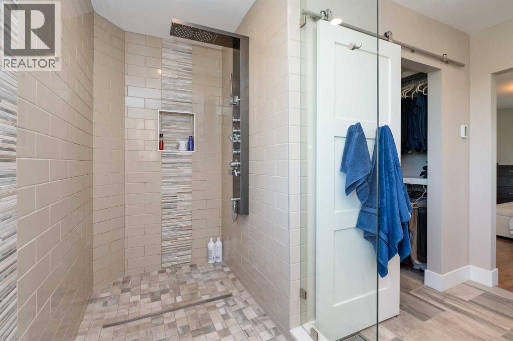 664 29 Avenue Nw, Calgary, AB - Indoor Photo Showing Bathroom
