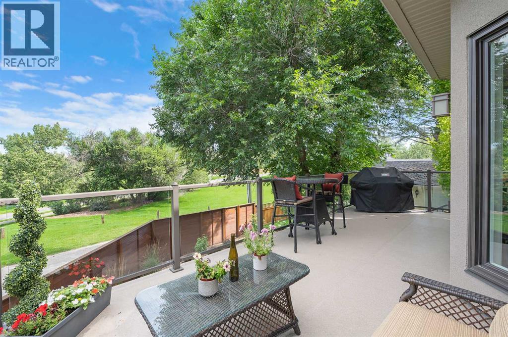 664 29 Avenue Nw, Calgary, AB - Outdoor With Deck Patio Veranda