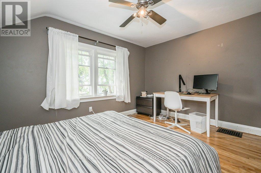 52 Avondale Avenue S, Waterloo, ON - Indoor Photo Showing Bedroom