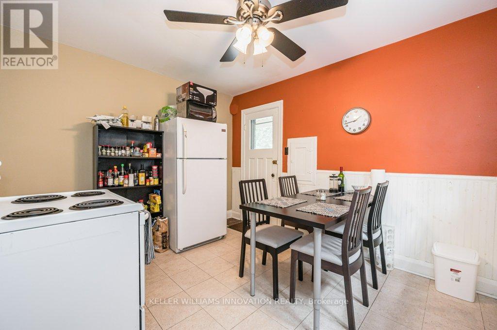 52 Avondale Avenue S, Waterloo, ON - Indoor Photo Showing Other Room