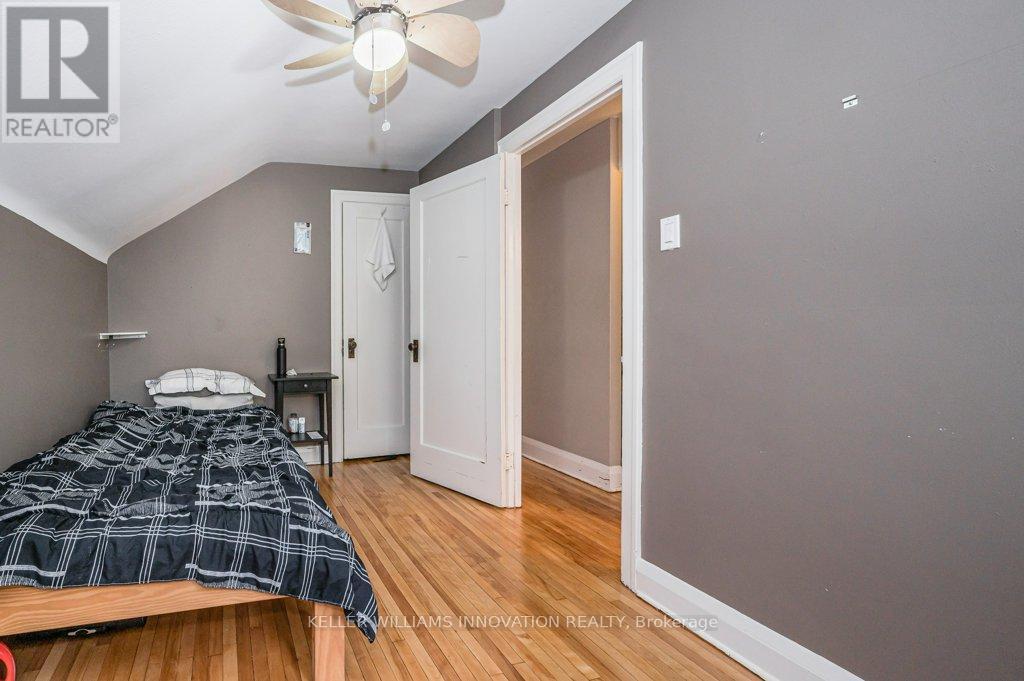 52 Avondale Avenue S, Waterloo, ON - Indoor Photo Showing Bedroom