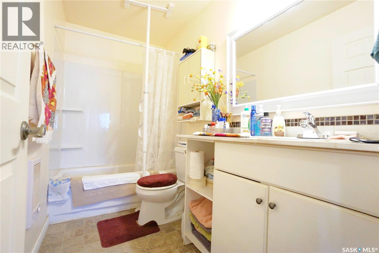 116 Main Street, Avonlea, SK - Indoor Photo Showing Bathroom