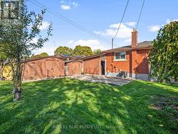 direct access to garage from backyard -