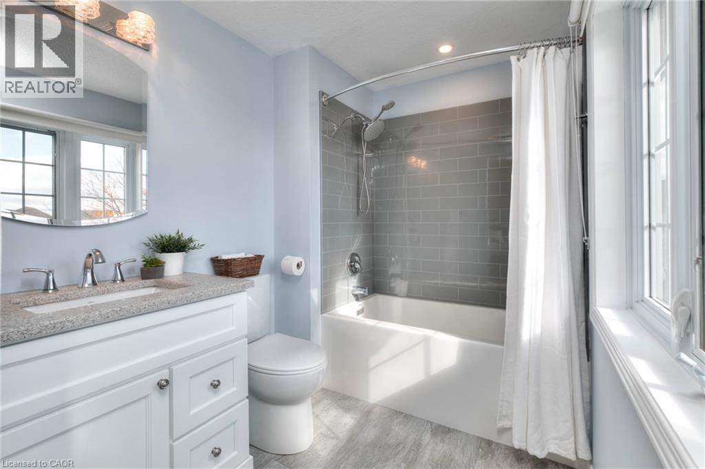 38 Heatherwood Place, Kitchener, ON - Indoor Photo Showing Bathroom
