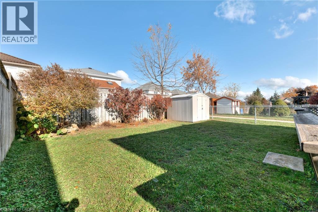38 Heatherwood Place, Kitchener, ON - Outdoor With Backyard