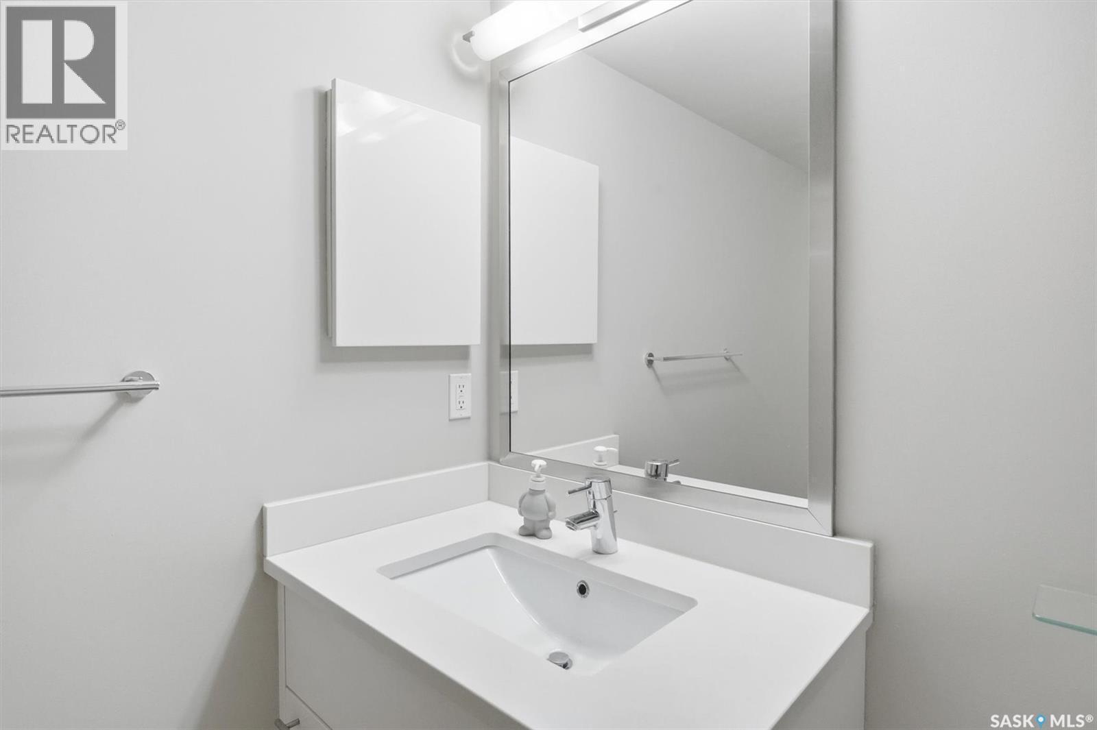 207C 415 Hunter Road, Saskatoon, SK - Indoor Photo Showing Bathroom