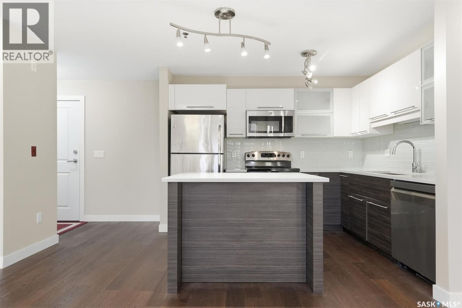 207C 415 Hunter Road, Saskatoon, SK - Indoor Photo Showing Kitchen With Upgraded Kitchen