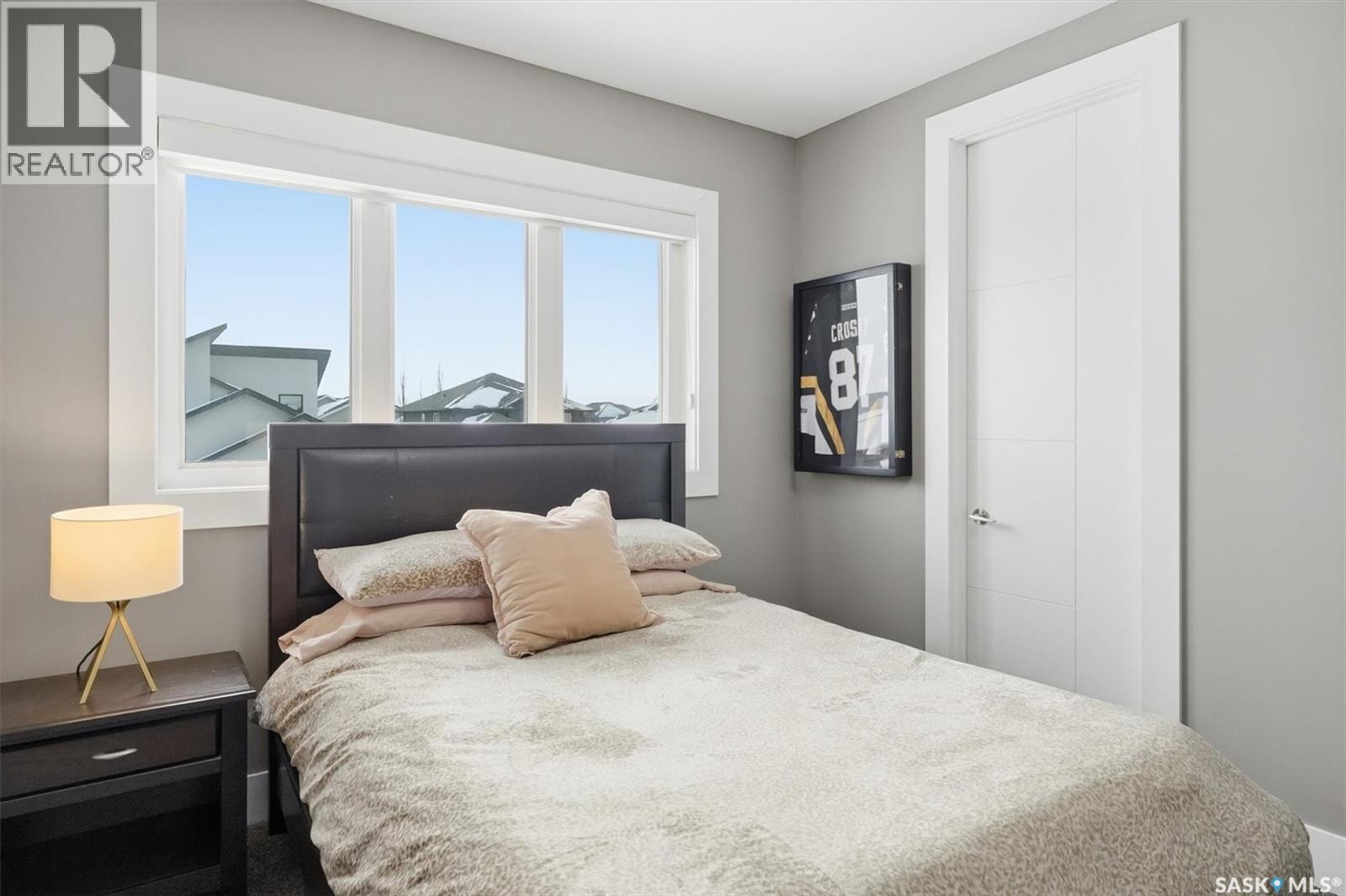343 Mahabir Court, Saskatoon, SK - Indoor Photo Showing Bedroom