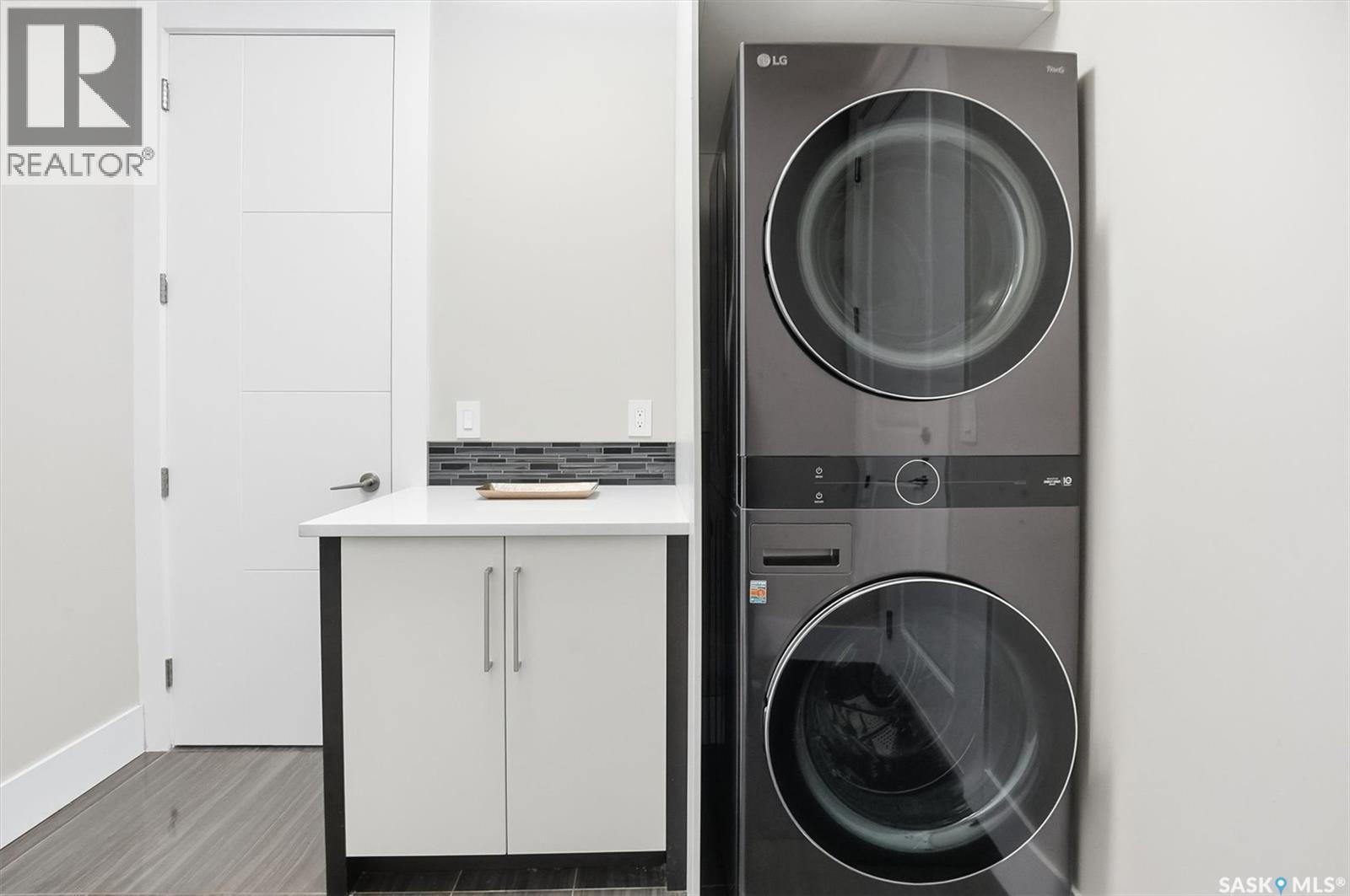 343 Mahabir Court, Saskatoon, SK - Indoor Photo Showing Laundry Room