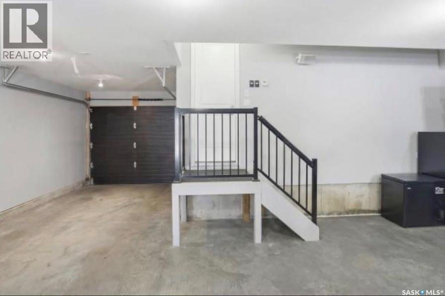 343 Mahabir Court, Saskatoon, SK - Indoor Photo Showing Garage