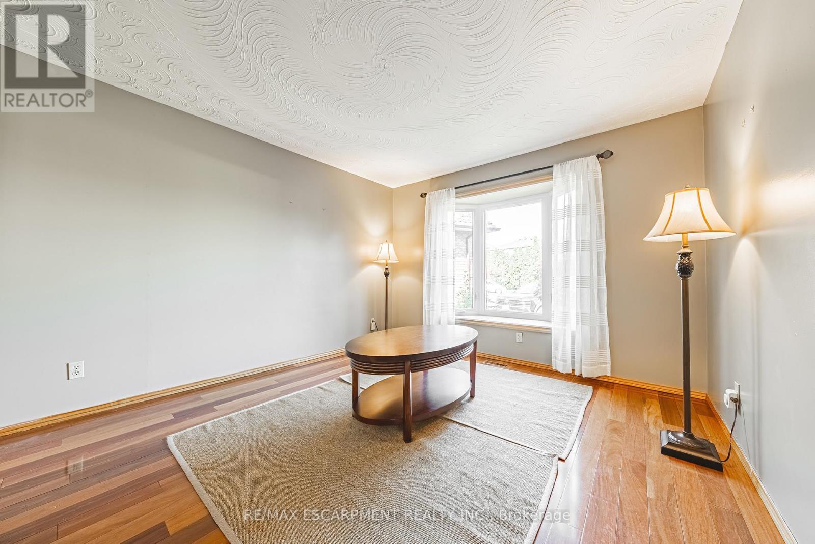 19 Glenhaven Court, Hamilton, ON - Indoor Photo Showing Other Room