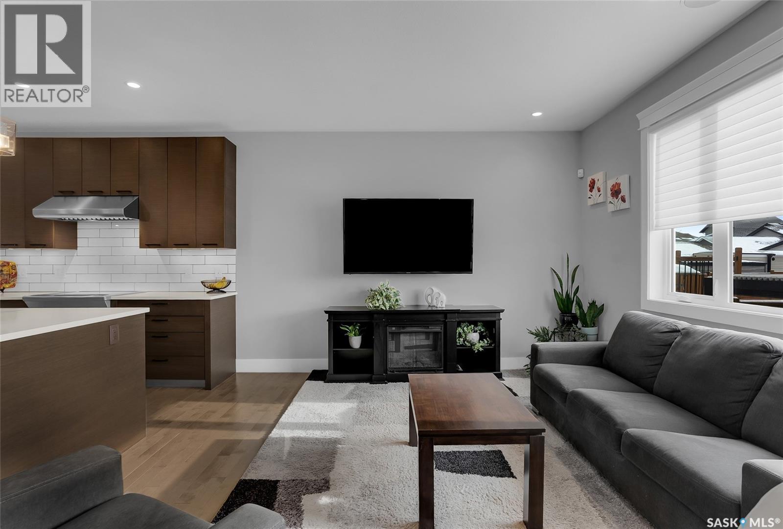 507 Kloppenburg Crescent, Saskatoon, SK - Indoor Photo Showing Living Room