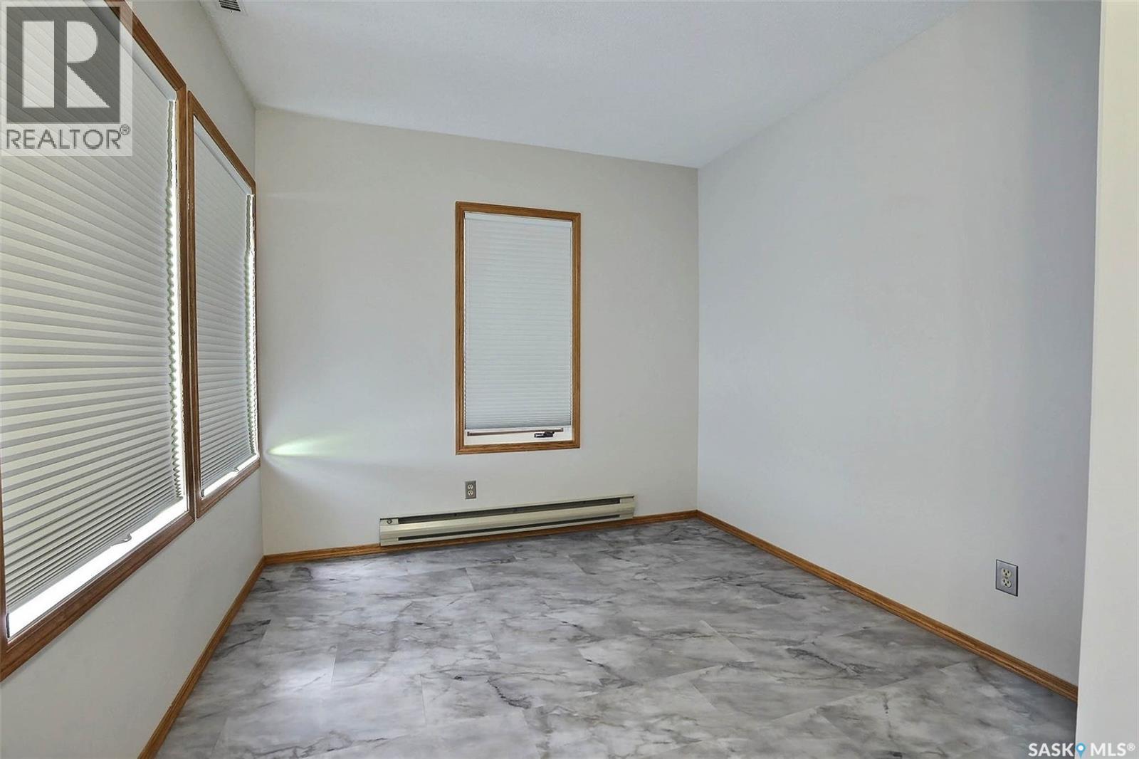 25 2338 Assiniboine Avenue E, Regina, SK - Indoor Photo Showing Other Room