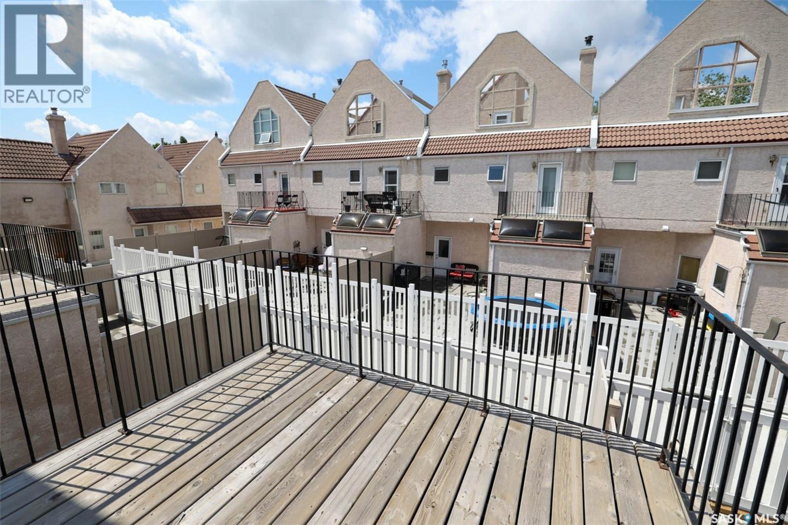 25 2338 Assiniboine Avenue E, Regina, SK - Outdoor With Deck Patio Veranda