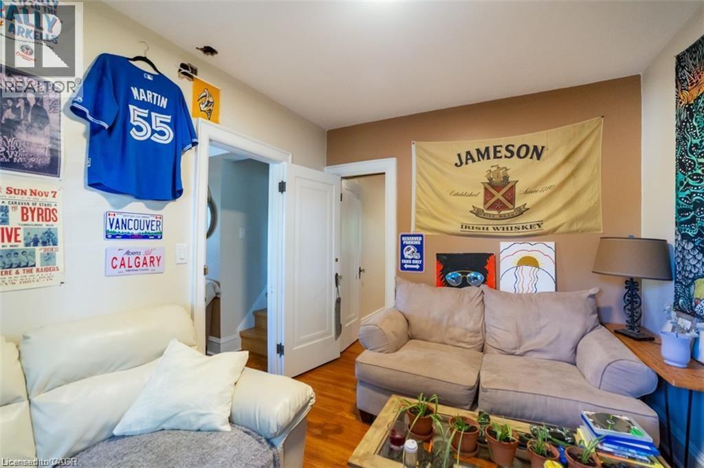 Living area with wood finished floors - 41 Paradise Road S, Hamilton, ON - Indoor Photo Showing Living Room