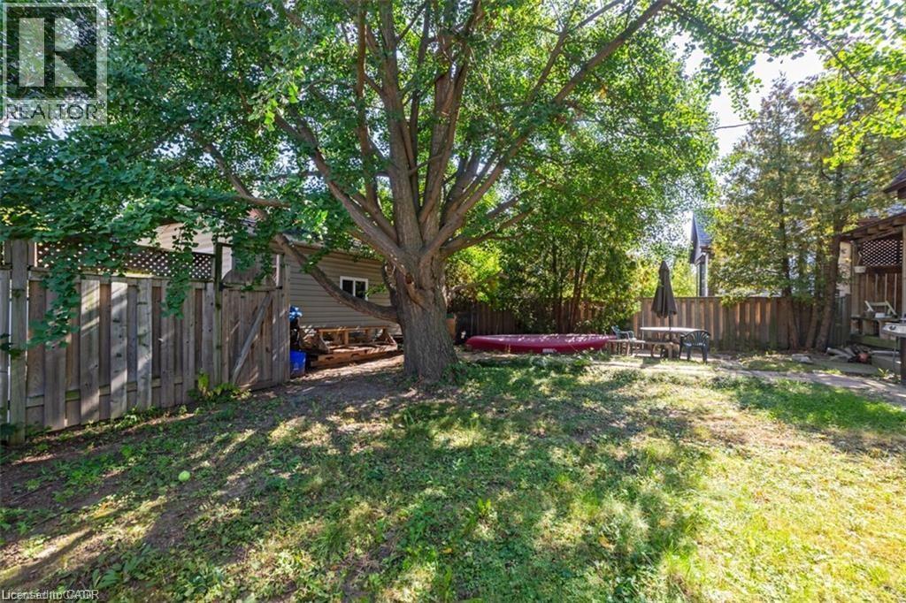 View of fenced backyard - 41 Paradise Road S, Hamilton, ON - Outdoor