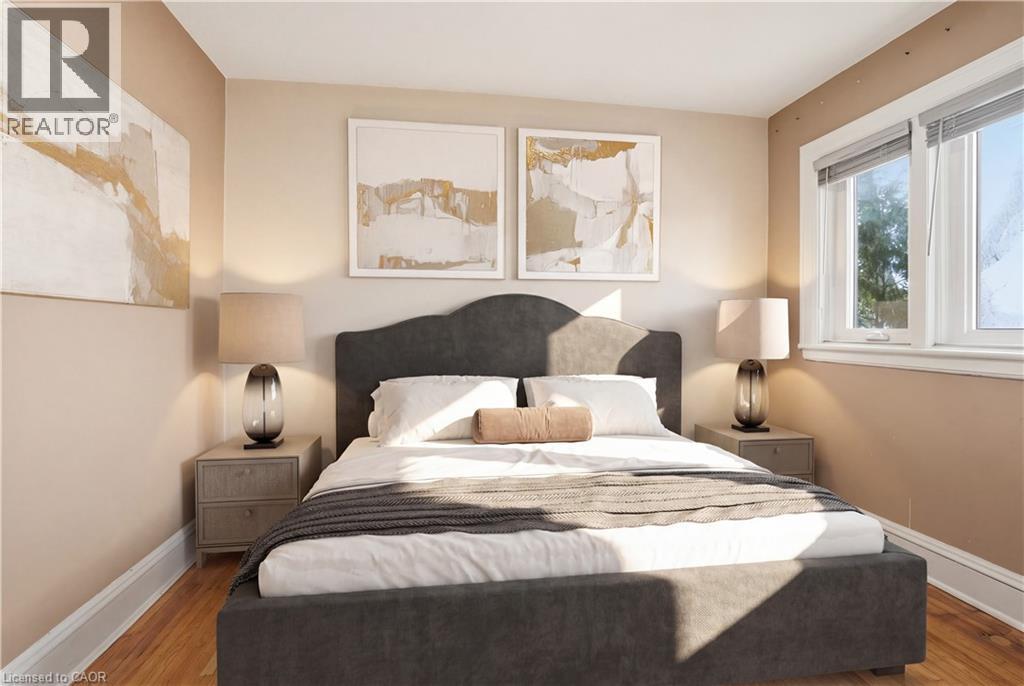 41 Paradise Road S, Hamilton, ON - Indoor Photo Showing Bedroom