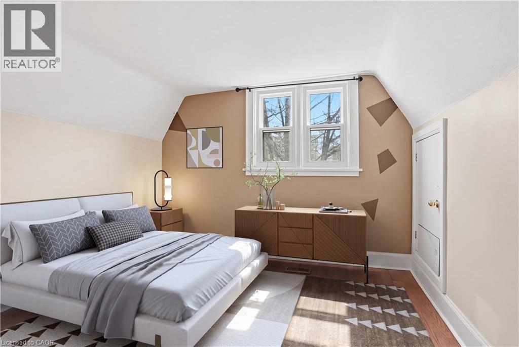 41 Paradise Road S, Hamilton, ON - Indoor Photo Showing Bedroom