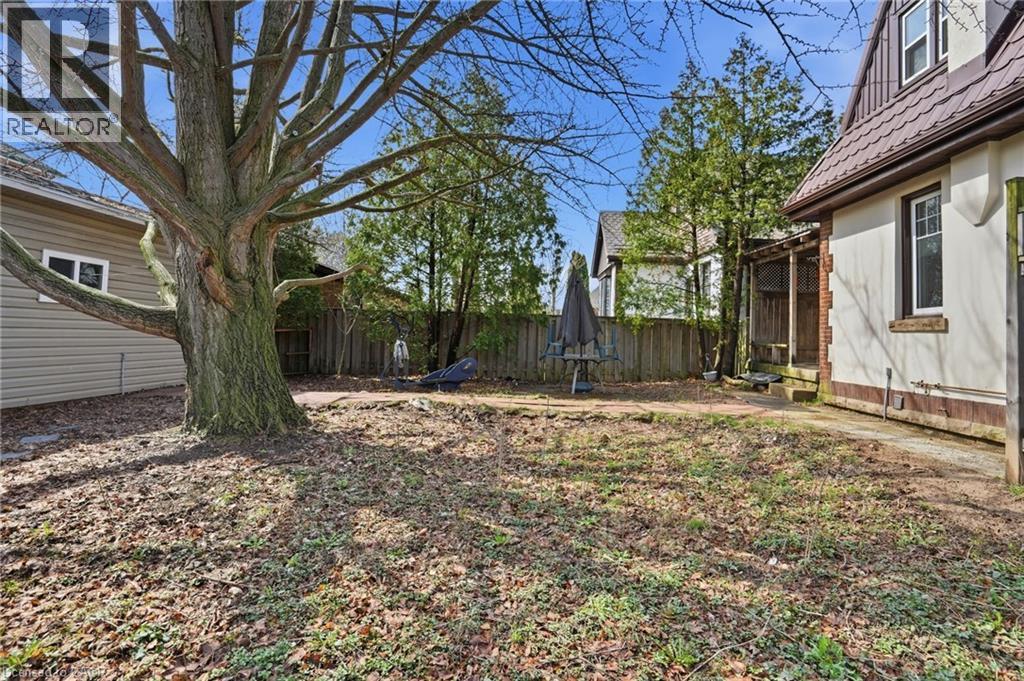 41 Paradise Road S, Hamilton, ON - Outdoor