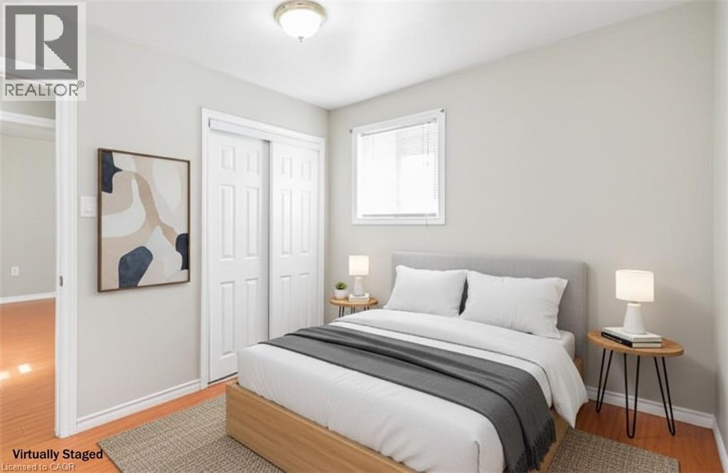 100 Burlington Street E, Hamilton, ON - Indoor Photo Showing Bedroom