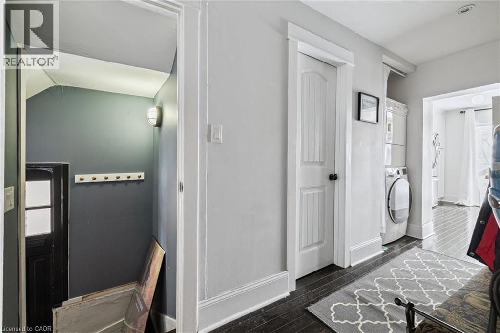 9 Barclay Street, Hamilton, ON - Indoor